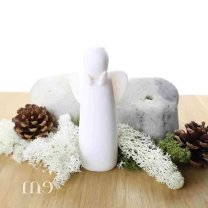 Ange attendrit Emany en albâtre