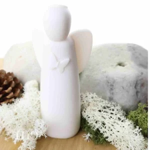 Ange au papillon Emany en albâtre