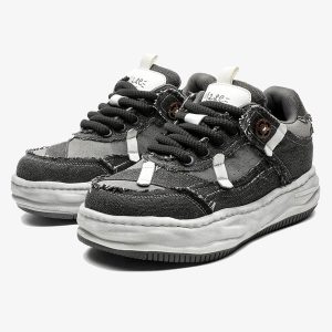 Sneakers Distressed Deconstructed